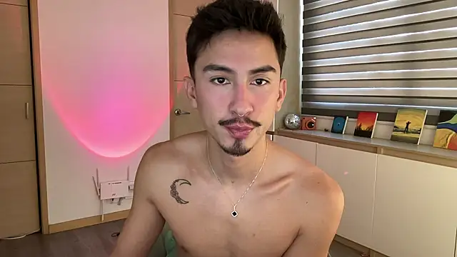 Snapshot of sweettaaron01 chatting on November 17, 2025, 5:17 pm sweettaaron01 online show from November 17, 2025, 5:17 pm