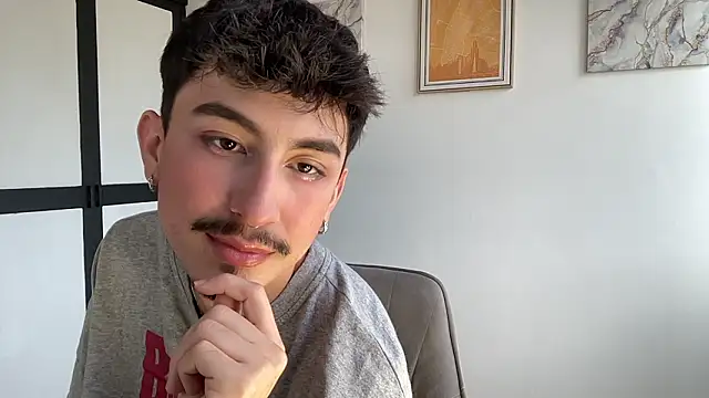 sweettaaron01 online show from February 27, 2026, 7:24 pm