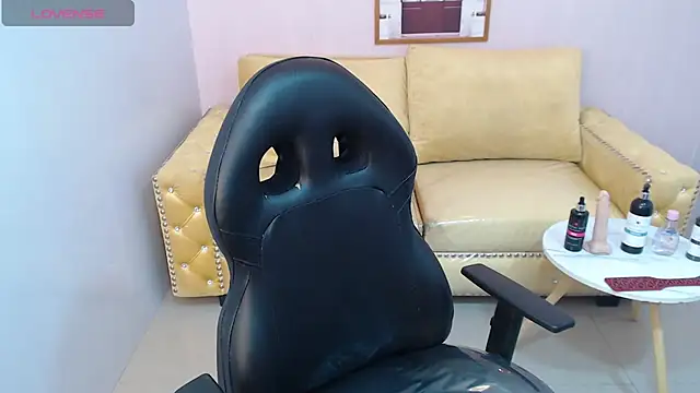 bellatrix ch online show from October 8, 2025, 4:19 pm