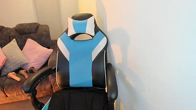 Scarbadgirl  online show from January 13, 2026, 4:05 am