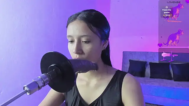 alicemoon   online show from September 19, 2025, 10:41 am