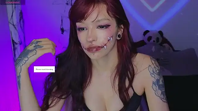 Snapshot of Moonlightt_21 chatting on October 18, 2025, 8:44 pm Moonlightt 21 online show from October 18, 2025, 8:44 pm