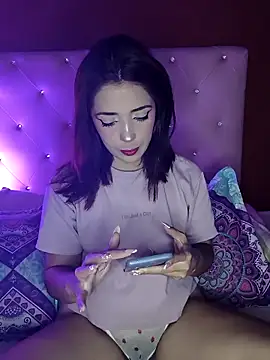 Snapshot of summi10 chatting on November 8, 2025, 10:57 pm summi10 online show from November 8, 2025, 10:57 pm