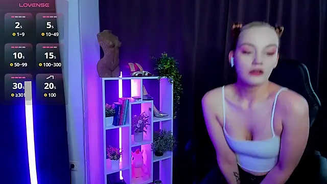 Ida FaneStain online show from June 19, 2026, 2:06 am