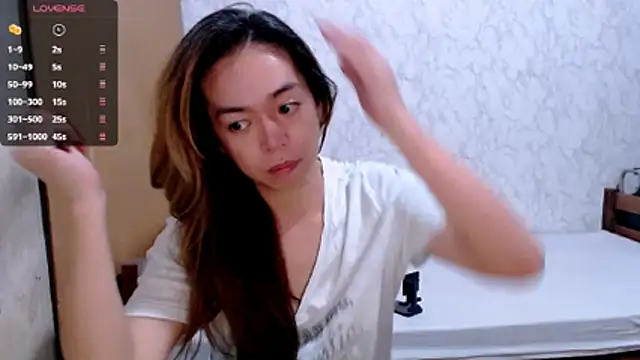 Snapshot of B0rn2Porn chatting on October 23, 2025, 8:57 am B0rn2Porn online show from October 23, 2025, 8:57 am