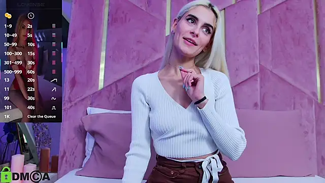 SelenaDaze online show from November 25, 2025, 5:08 am