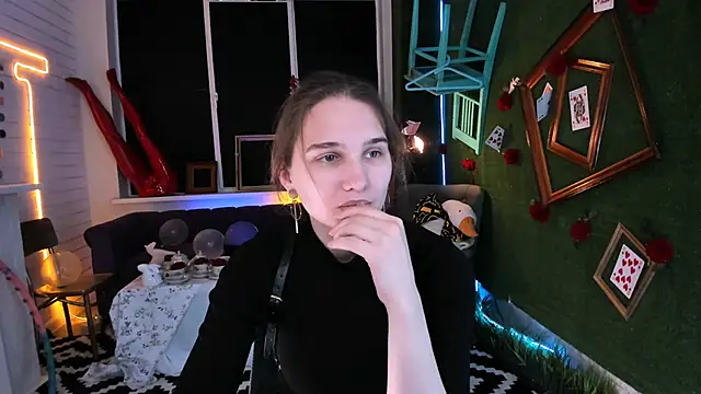 Snapshot of TessaMill chatting on September 26, 2025, 5:36 am TessaMill online show from September 26, 2025, 5:36 am