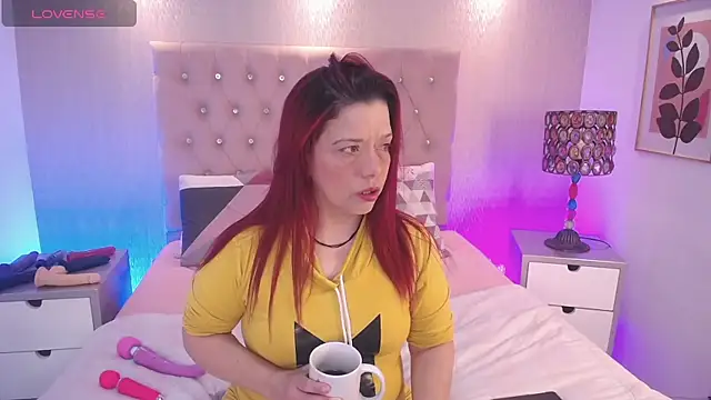 Snapshot of VeronicaBlake chatting on November 13, 2025, 1:15 pm VeronicaBlake online show from November 13, 2025, 1:15 pm