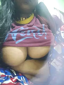 Dassing strip couple online show from December 17, 2025, 2:49 am