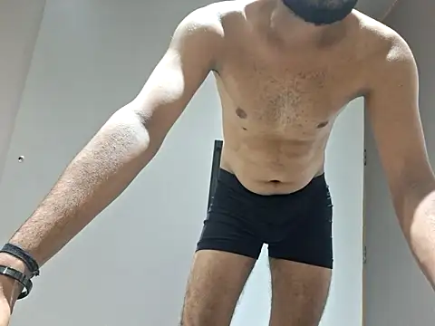 Vince-18 online show from November 3, 2025, 6:11 pm