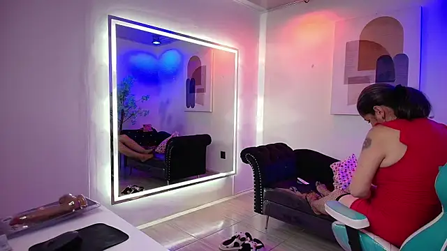 Madame scarlet online show from September 11, 2025, 11:21 am