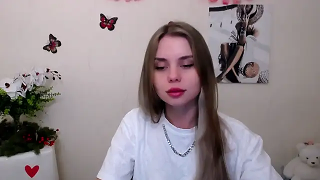 Snapshot of OceanicDawn chatting on May 12, 2026, 5:26 am OceanicDawn online show from May 12, 2026, 5:26 am