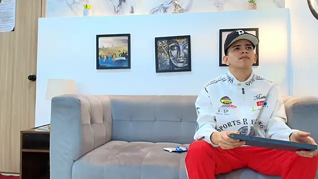 Snapshot of TWINKS_FRIENDS chatting on February 26, 2026, 1:22 pm TWINKS FRIENDS online show from February 26, 2026, 1:22 pm