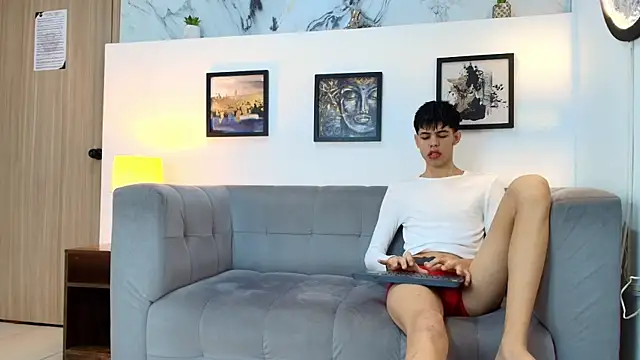 Snapshot of TWINKS_FRIENDS chatting on February 25, 2026, 1:33 pm TWINKS FRIENDS online show from February 25, 2026, 1:33 pm