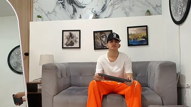 Snapshot of TWINKS_FRIENDS chatting on March 3, 2026, 1:18 pm TWINKS FRIENDS online show from March 3, 2026, 1:18 pm