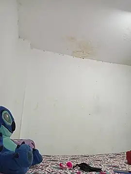 paisita122 online show from February 4, 2026, 11:44 pm