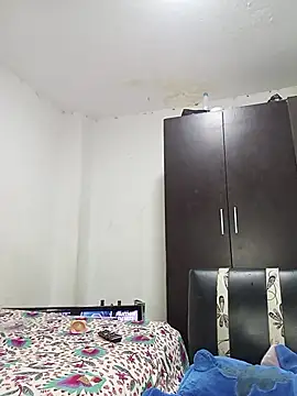 paisita122 online show from March 16, 2026, 5:44 am