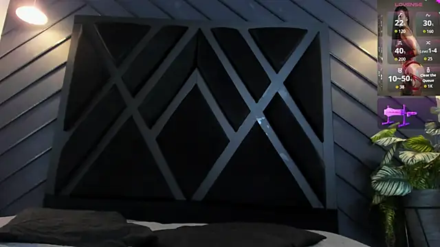 zoe martins  online show from October 21, 2025, 5:34 pm