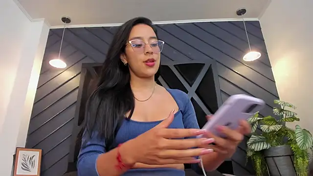 zoe martins  online show from October 26, 2025, 2:17 pm