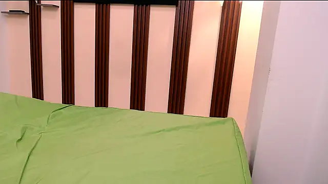 kimberly18cute online show from October 30, 2025, 1:04 am