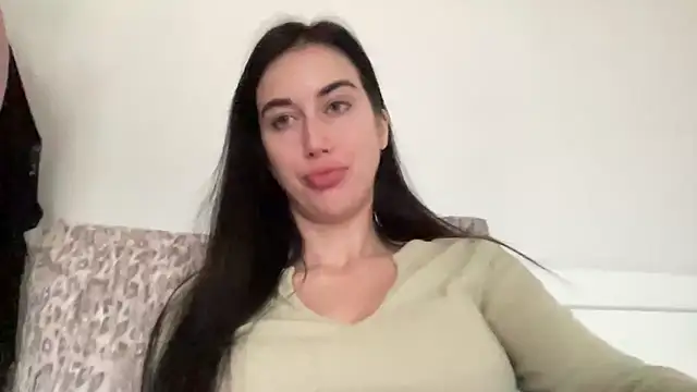 Snapshot of Talyo19 chatting on November 16, 2025, 12:43 pm Talyo19 online show from November 16, 2025, 12:43 pm