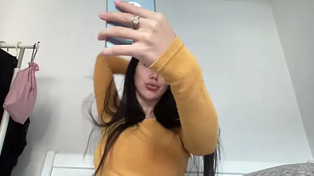 Snapshot of Talyo19 chatting on October 28, 2025, 12:48 pm Talyo19 online show from October 28, 2025, 12:48 pm