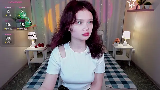 Snapshot of EmilyChaves chatting on May 19, 2026, 8:21 am EmilyChaves online show from May 19, 2026, 8:21 am