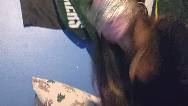 2hotchicksandjack online show from December 16, 2025, 8:51 am