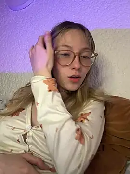 Snapshot of ReenKitty chatting on May 22, 2026, 4:54 am ReenKitty online show from May 22, 2026, 4:54 am