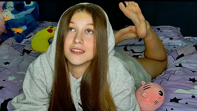 Snapshot of MissEmilyMiller chatting on November 17, 2025, 6:23 pm MissEmilyMiller online show from November 17, 2025, 6:23 pm