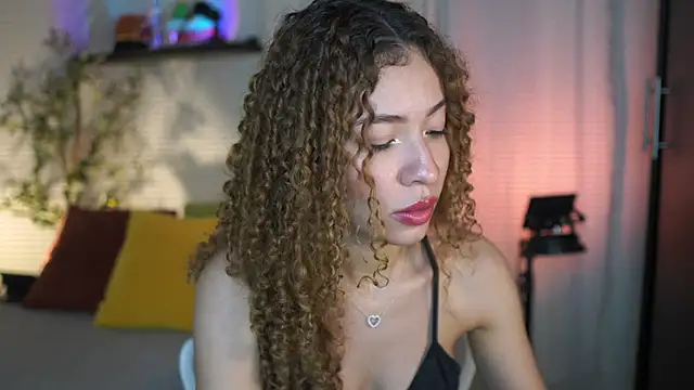 Snapshot of isabella-garcia- chatting on November 28, 2025, 1:50 am isabella-garcia- online show from November 28, 2025, 1:50 am