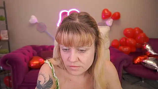 BellaLaPetit online show from February 20, 2026, 1:35 pm