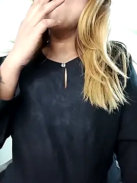 alexa cam44 online show from December 16, 2025, 8:57 pm