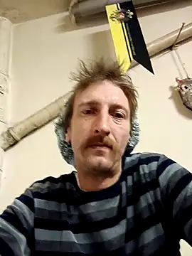 KokosMartin online show from October 28, 2025, 9:47 pm