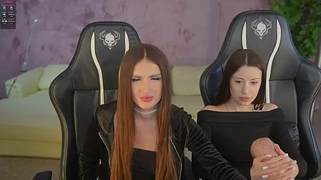 Snapshot of Goldie_Flame chatting on November 6, 2025, 11:20 pm Goldie Flame online show from November 6, 2025, 11:20 pm