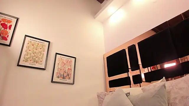 Snapshot of katherinn_gomezz chatting on October 29, 2025, 11:42 am katherinn gomezz online show from October 29, 2025, 11:42 am