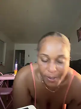 Snapshot of yummy0322 chatting on September 24, 2025, 2:29 am yummy0322 online show from September 24, 2025, 2:29 am