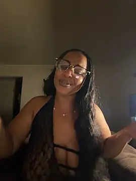 yummy0322 online show from November 1, 2025, 3:35 am