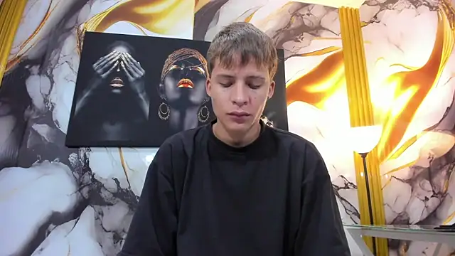 mono blonde online show from June 15, 2026, 11:10 am