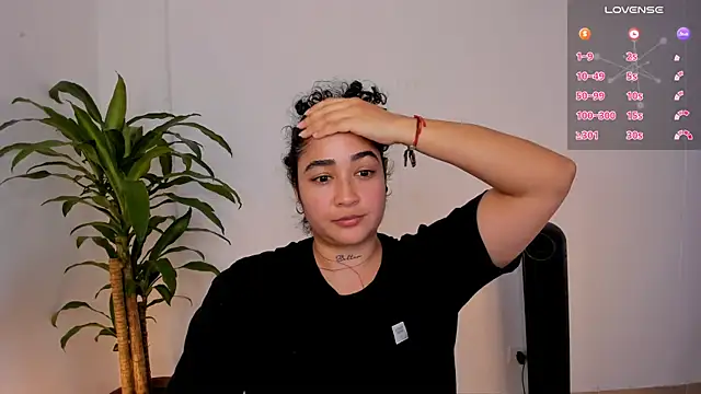 Snapshot of _kat_1995 chatting on November 30, 2025, 7:47 pm kat 1995 online show from November 30, 2025, 7:47 pm