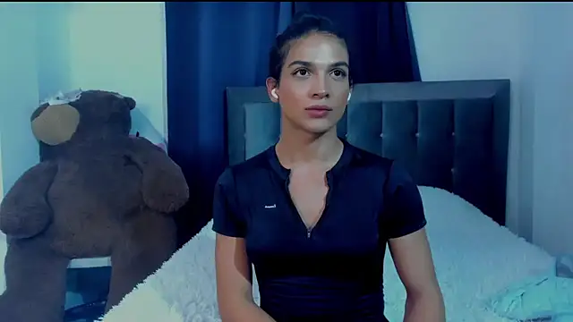 ISA BELLA VZL online show from November 4, 2025, 10:35 pm