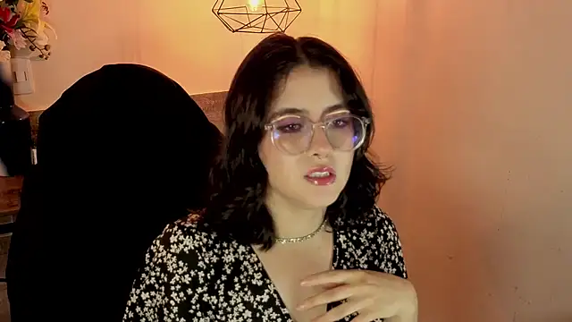 Snapshot of LiLLiAnderson chatting on November 14, 2025, 11:25 am LiLLiAnderson online show from November 14, 2025, 11:25 am