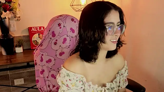 Snapshot of LiLLiAnderson chatting on November 11, 2025, 11:49 am LiLLiAnderson online show from November 11, 2025, 11:49 am