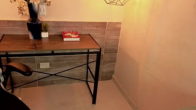 Snapshot of LiLLiAnderson chatting on November 13, 2025, 11:58 am LiLLiAnderson online show from November 13, 2025, 11:58 am