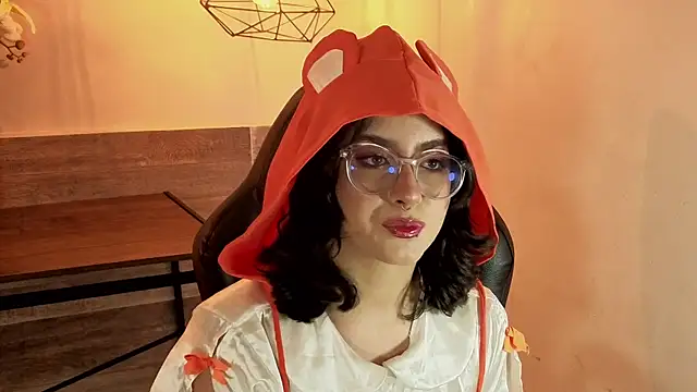 Snapshot of LiLLiAnderson chatting on November 25, 2025, 11:32 am LiLLiAnderson online show from November 25, 2025, 11:32 am