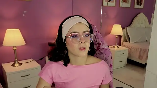 Snapshot of LiLLiAnderson chatting on November 6, 2025, 11:47 am LiLLiAnderson online show from November 6, 2025, 11:47 am