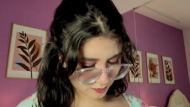 Snapshot of LiLLiAnderson chatting on November 7, 2025, 1:04 pm LiLLiAnderson online show from November 7, 2025, 1:04 pm