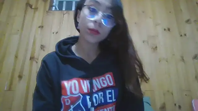 Roselingalvis13 online show from December 3, 2025, 3:07 am