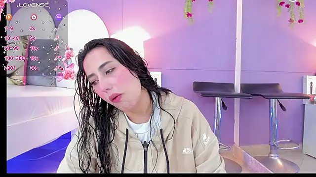 Snapshot of my_aleja_ chatting on November 4, 2025, 1:59 pm my aleja online show from November 4, 2025, 1:59 pm