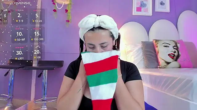 Snapshot of my_aleja_ chatting on November 7, 2025, 2:10 pm my aleja online show from November 7, 2025, 2:10 pm